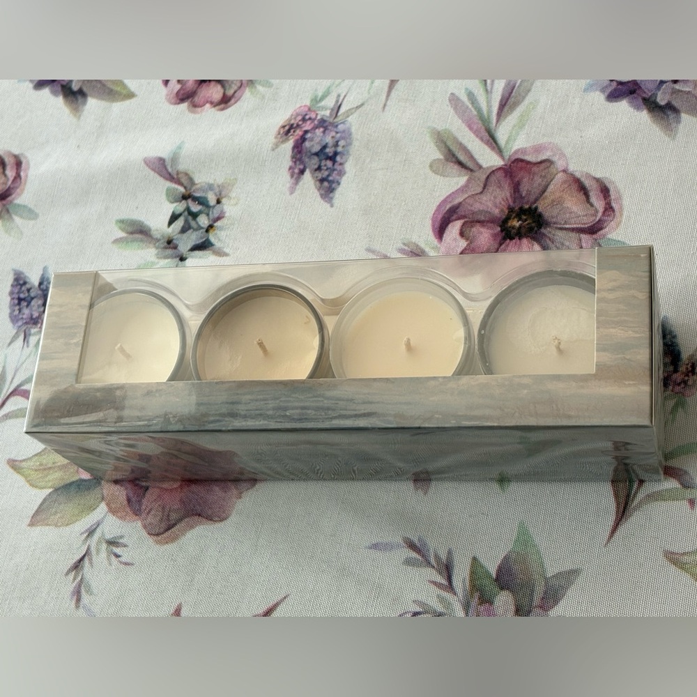 NEW IN BOX Set Of Four Candles / Dark Navy, Cream, Gold, Silver / Beautiful! - Picture 3 of 8